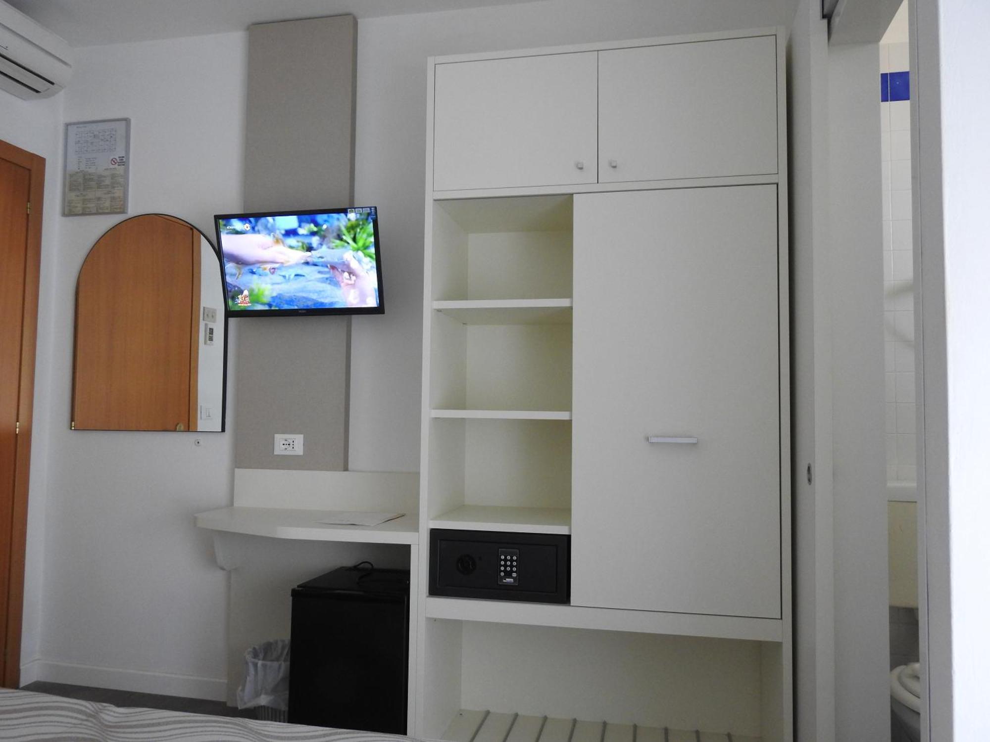Hotel Villa Candia Lignano Sabbiadoro Bagian luar foto