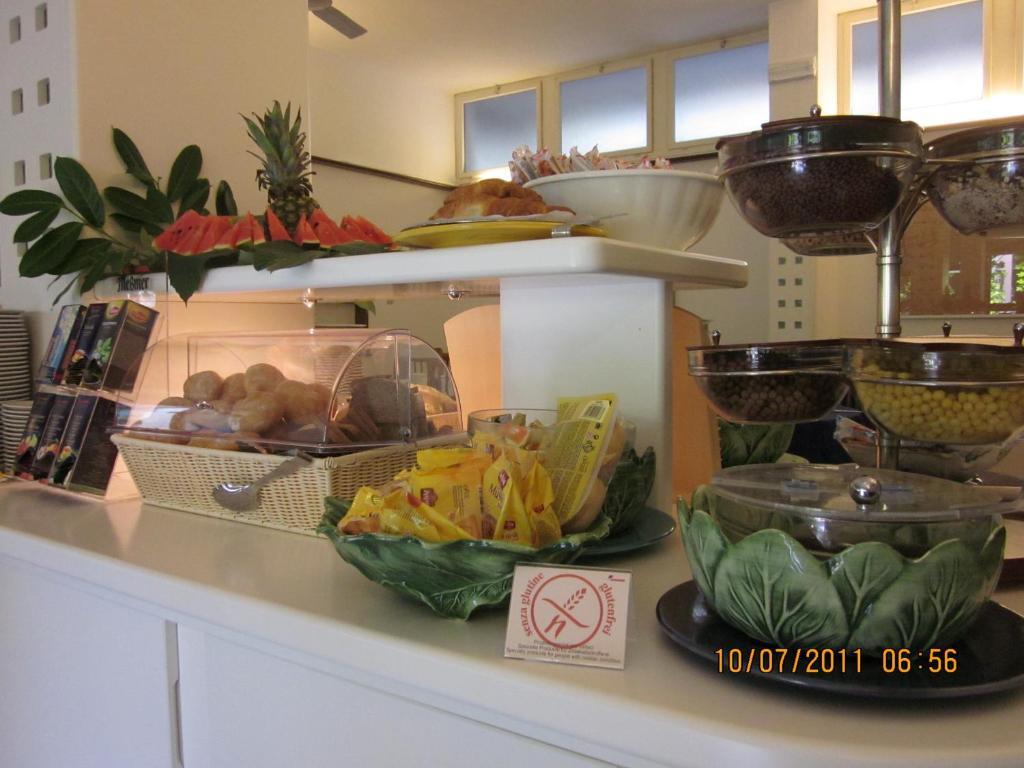 Hotel Villa Candia Lignano Sabbiadoro Bagian luar foto